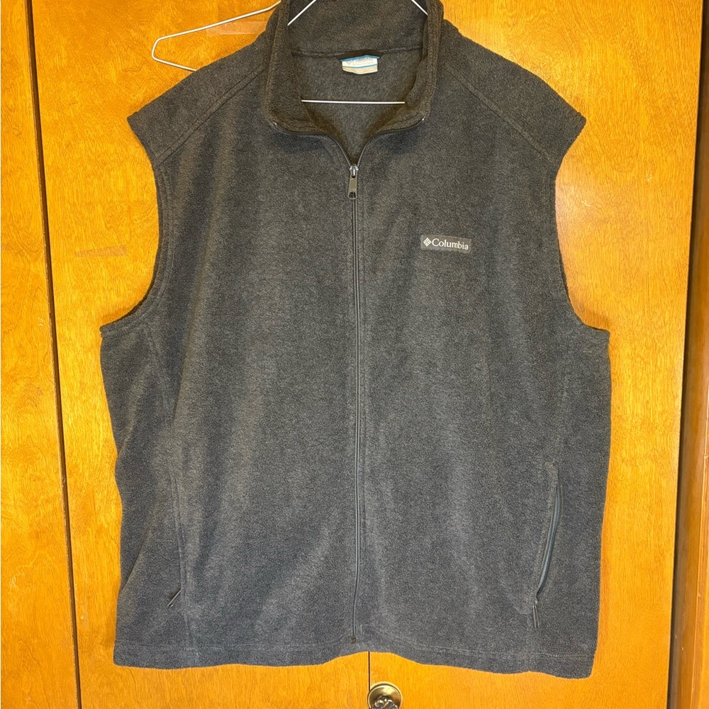 Columbia XL Men’s Charcoal Fleece Vest Full Zip‎ Pockets Comfort Casual Active